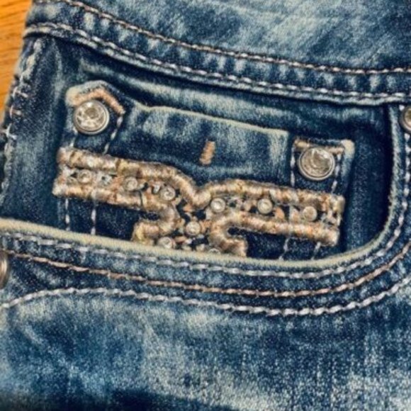 😎HTF🤘 ROCK REVIVAL BETTY Medium ACID WASH EMBELLISHED SHORTS 30 - Picture 6 of 16